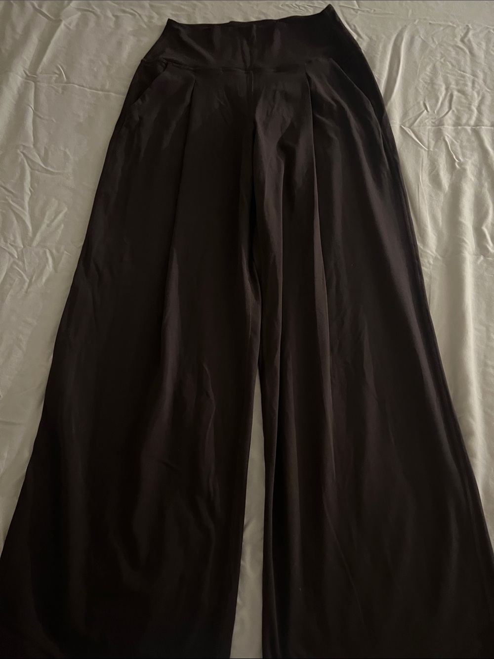 lululemon athletica Wide-Leg Flow Pants in Black